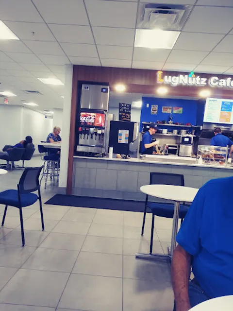 Lugnutz Cafe