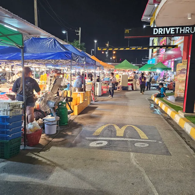 Ruamchok Night Market