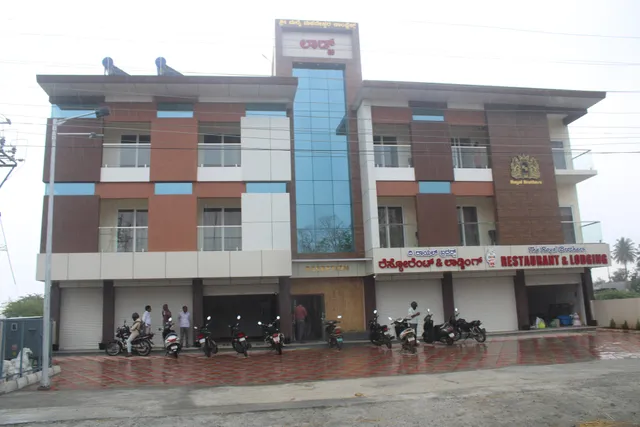 The Royal Brother's Restaurant & Lodging