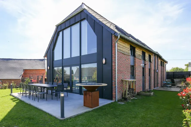 UN NID DANS LA GRANGE