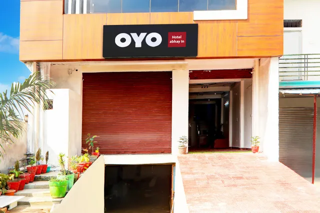 SPOT ON Hotel Abhay Inn