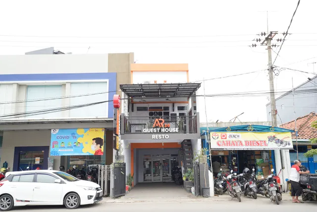 AR20 Guest House & Resto Majalengka - Syariah