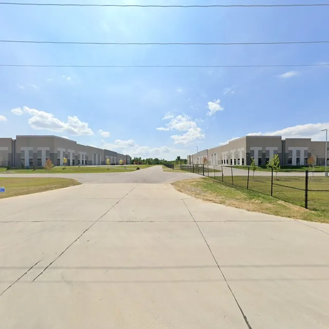 Crate & Barrel Warehouse