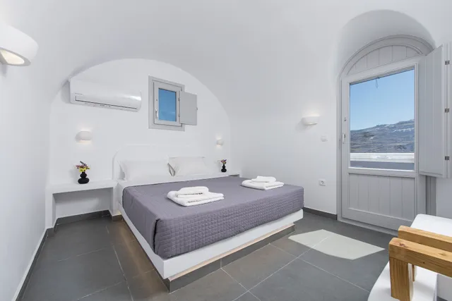 Golden View Suites Santorini
