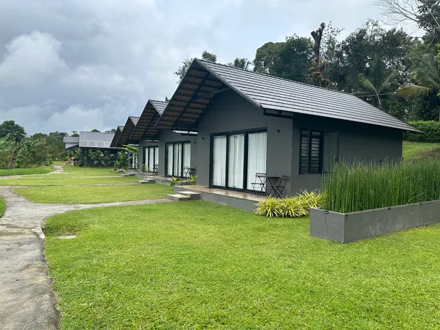 Bendheka - Cliff Front Cottages, Coorg