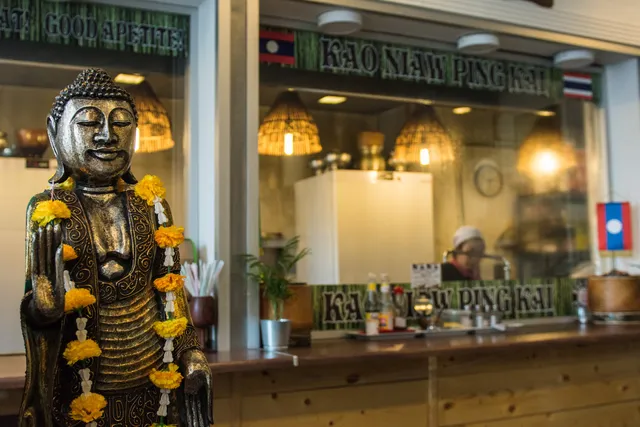 Kao Niaw Ping Kai Restaurant