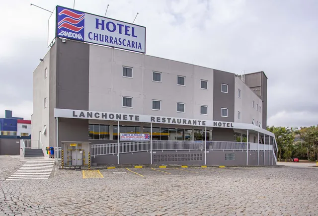 Hotel Zandoná