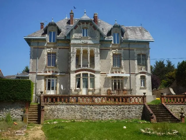 The Blue Villa Of Mauléon