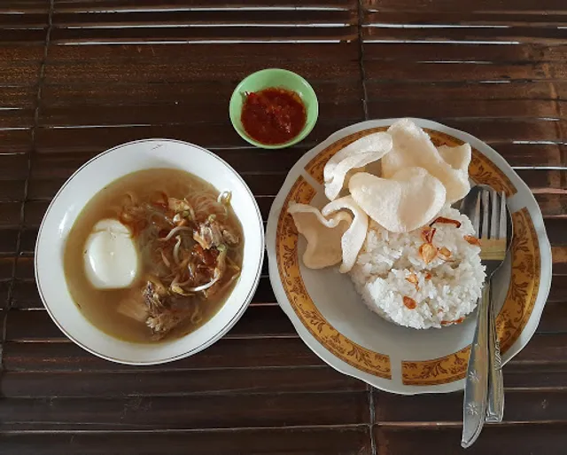 Kedai juna (soto ayam,soto daging,ayam bakar)