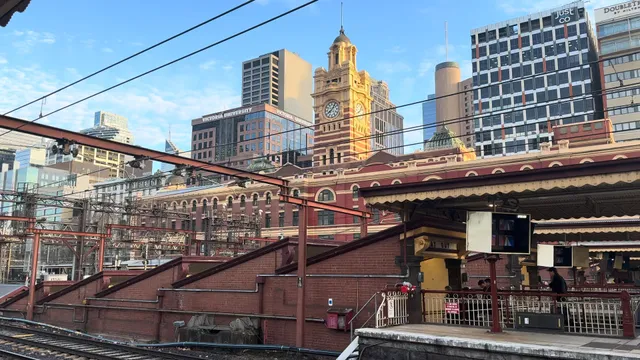 FLINDERS STREET STATION