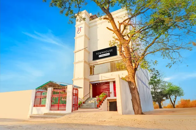 Townhouse Patel Nagar Near Saharanpur Chowk Formerly Hotel Calista Square