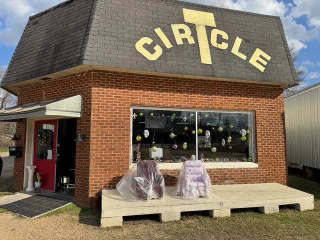 Circle T Furniture
