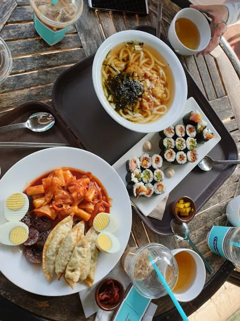 스쿨푸드갤러리아포레점