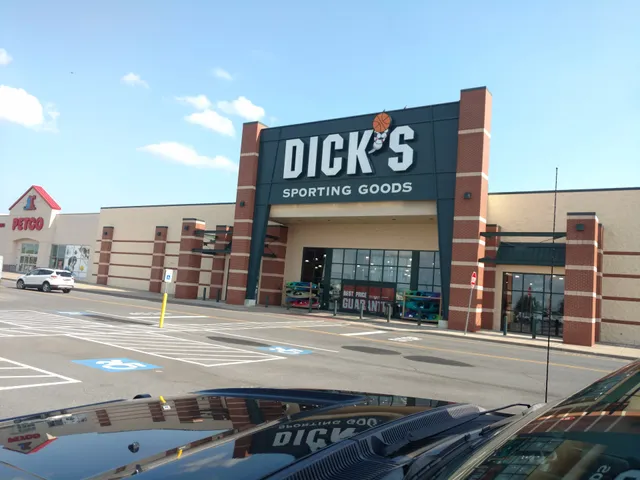 DICK'S Sporting Goods
