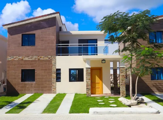 Embassy Village residencial