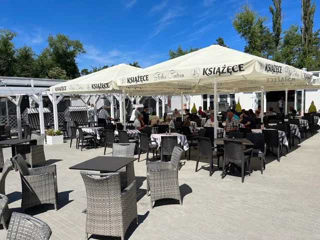 Słodkie Centrum. Kawiarnia, dyskoteka. Borówka W.