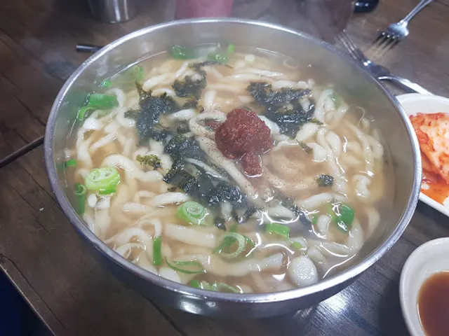 옛날홍두깨손칼국수