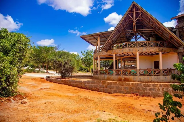 Boma Simba Safari Lodge