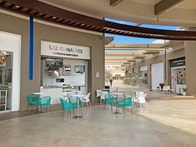 Las Comadres gorditas rellenas