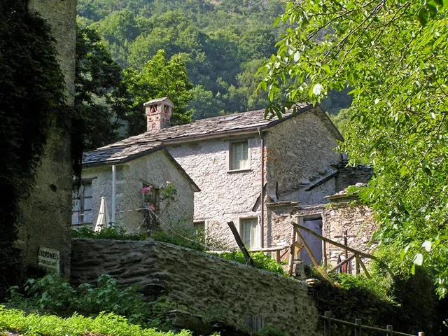 Antico Borgo Di Isola Santa