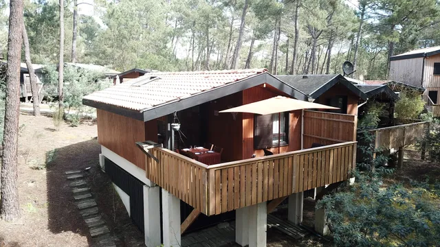 Location de vacances chalet en bois entre océan et lac à Maubuisson, proche Bombannes et du vignoble Bordelais