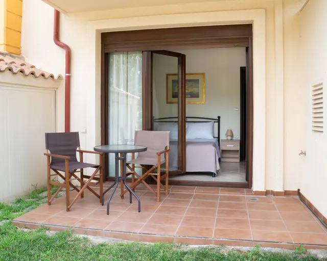 Alexandros Maisonettes & Apartments