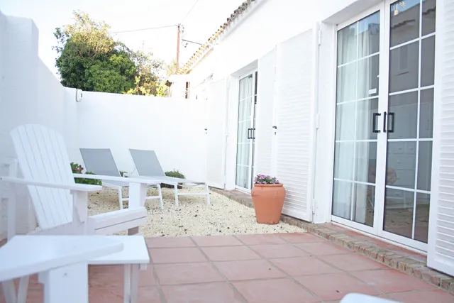 Lovely villa next to the beach