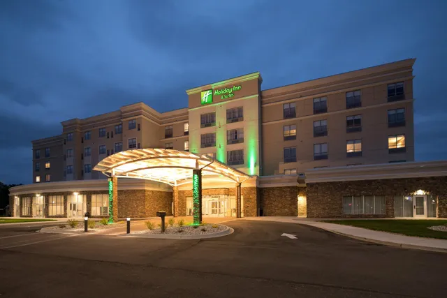 Holiday Inn & Suites Mount Pleasant by IHG