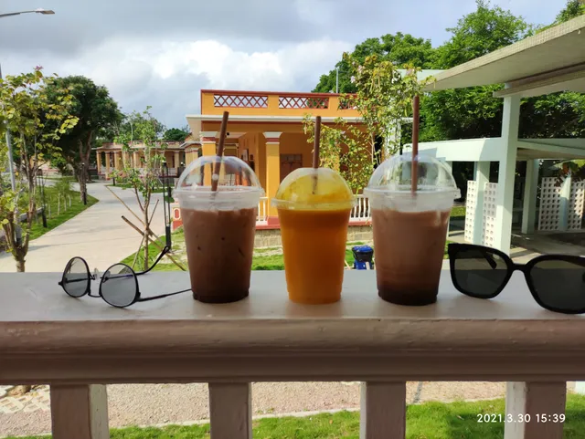 Hold On To Hope Café