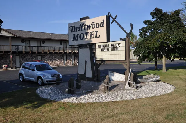 Driftwood Motel