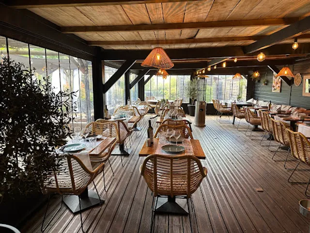 Les Copains d'Abord - Meilleur Restaurant Grillades Pierrade Cocktails avec Terrasse au Bord de l'Eau 16 Charente Cognac