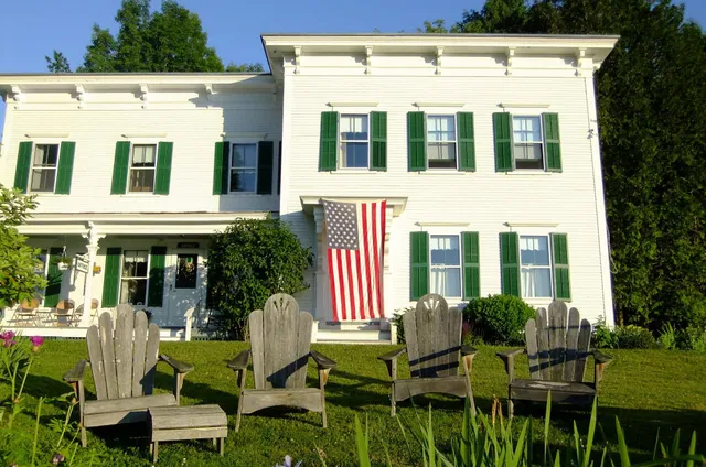 Marshfield Inn & Motel