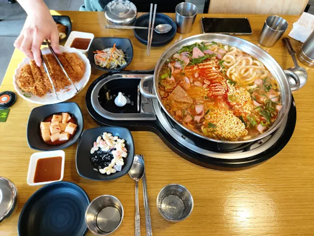 놀부부대찌개앤철판구이