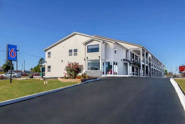 Motel 6 Commerce, GA