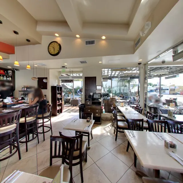 Aroma Sunset Bar and Grill