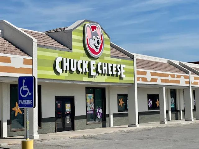 Chuck E. Cheese