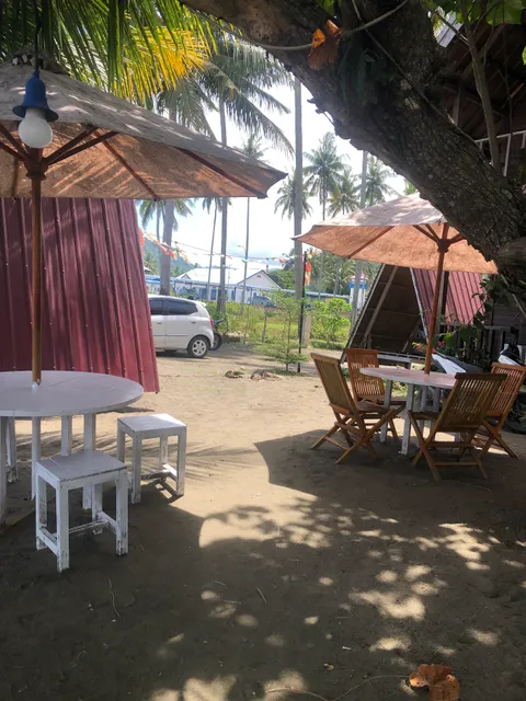 Paradise Beach Silopo ( Cafe & Resto serta Penginapan )