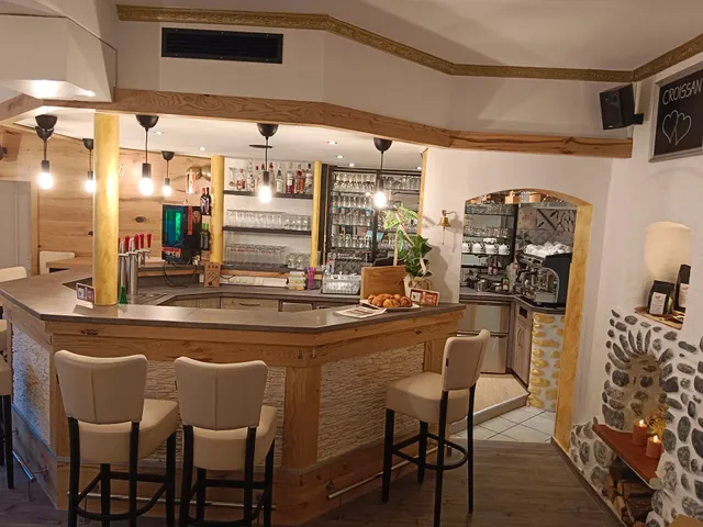 PAPIJO CAFE-LOUNGE-BAR