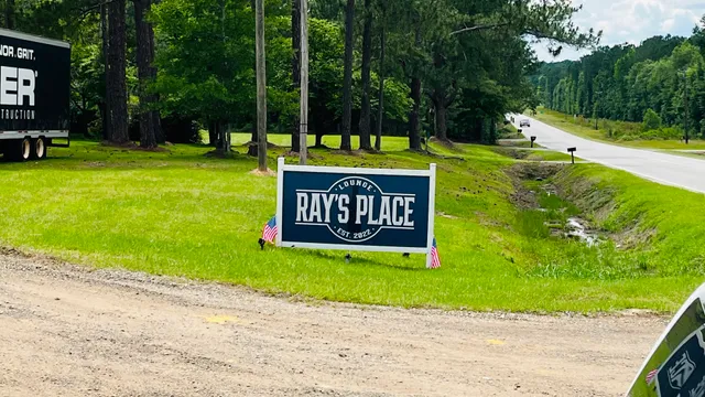 Ray's Place Bar and Grill Lounge