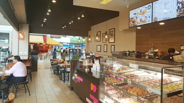Dunkin' • Cascadas Mall