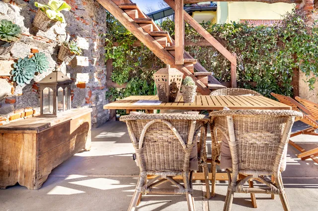 La corte di Capronno Angera Lago Maggiore