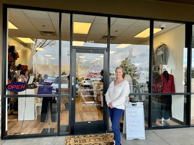 SMARTgirls Resale Fashion