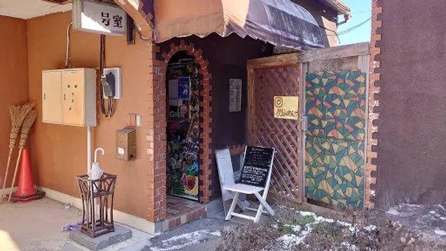 スパイスカレーとアジアのごはん かるみれんげ