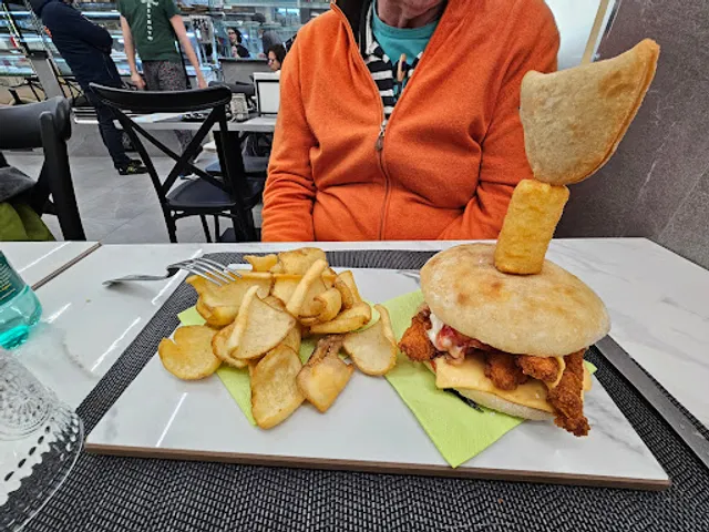 Somnia Pizza & Burger Ritrovo