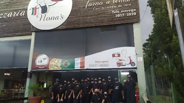 Nona's Pizzaria