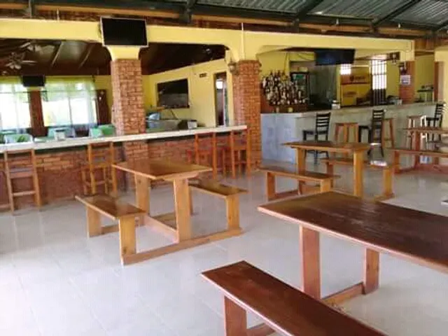 Restaurante - Cabinas Y Bar Los Comales