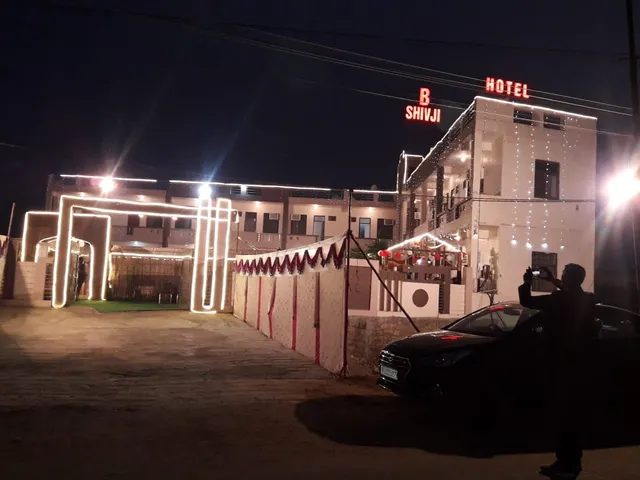 Hotel B Shivji & Garden Restaurant