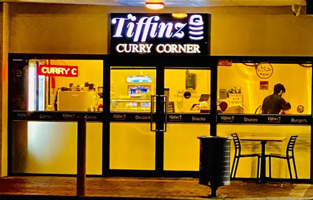 Tiffinz Chats and Curries