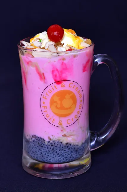 Fruit and Cream cafe