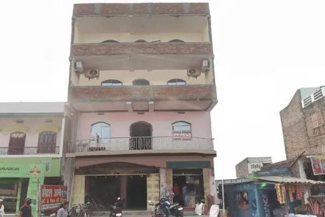 Pop live on new code-MUZ057